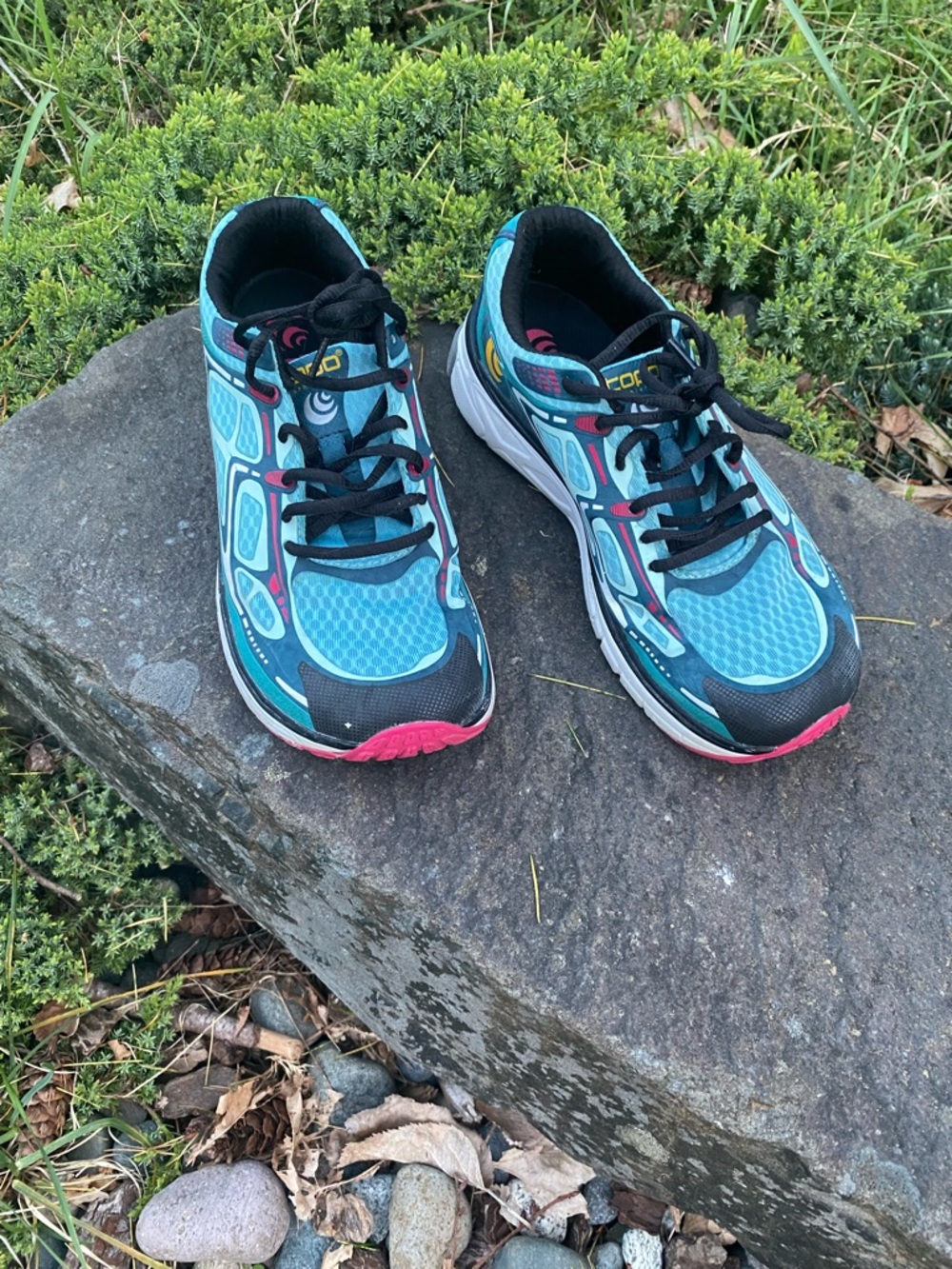 Topo athletic Running Shoes magnifly blue/ ice. size 7.5